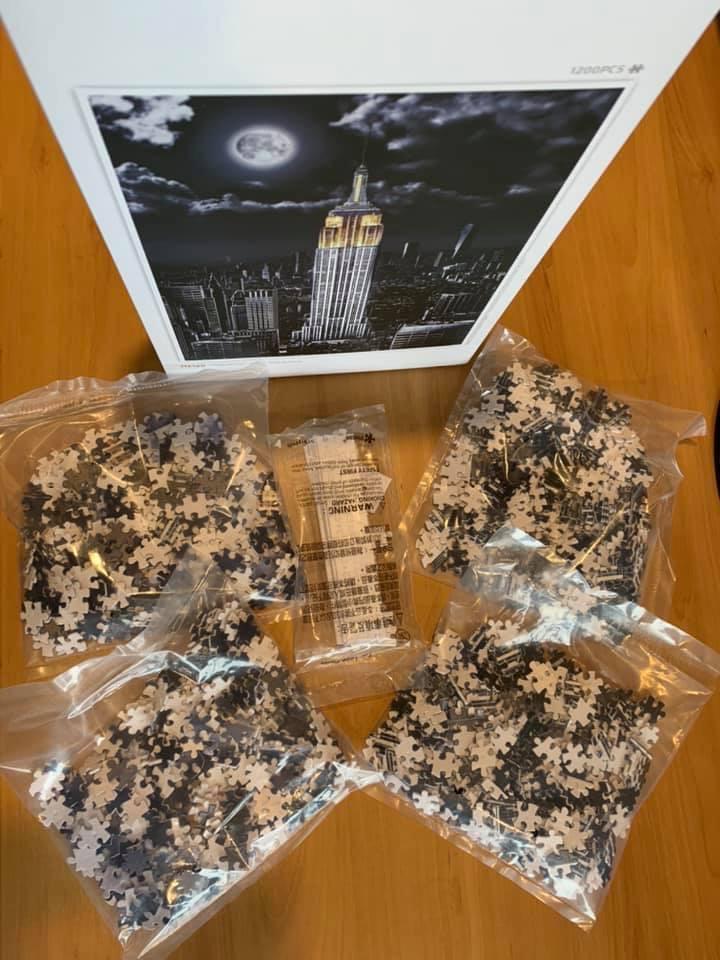 Empire State Building - 1200 Piece Jigsaw Puzzle